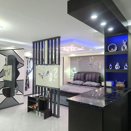 Condo Azur Suites B316 Near Airport, Netflix, Stylish, Cozy With Swimming Pool Lapu-Lapu City Esterno foto