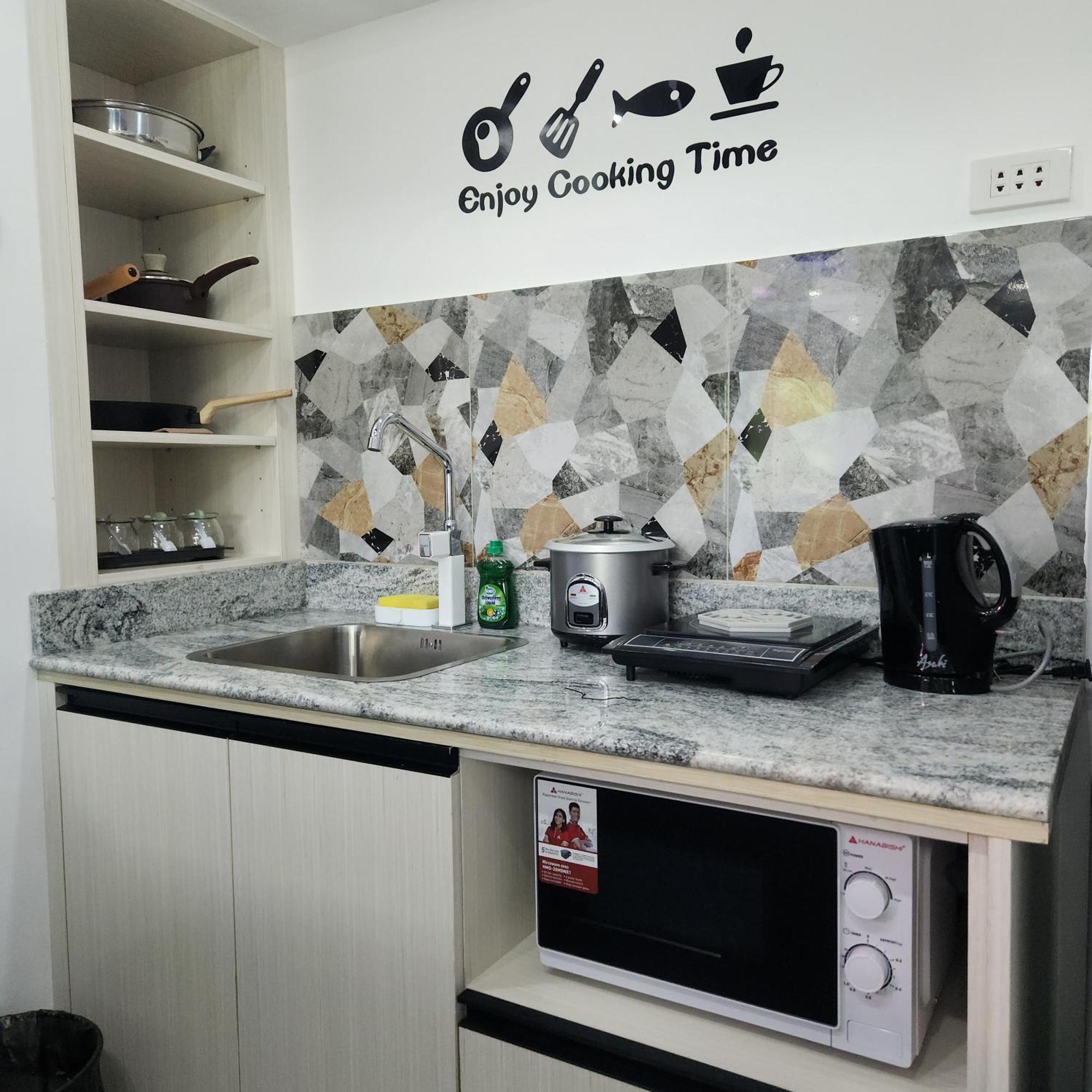 Condo Azur Suites B316 Near Airport, Netflix, Stylish, Cozy With Swimming Pool Lapu-Lapu City Esterno foto